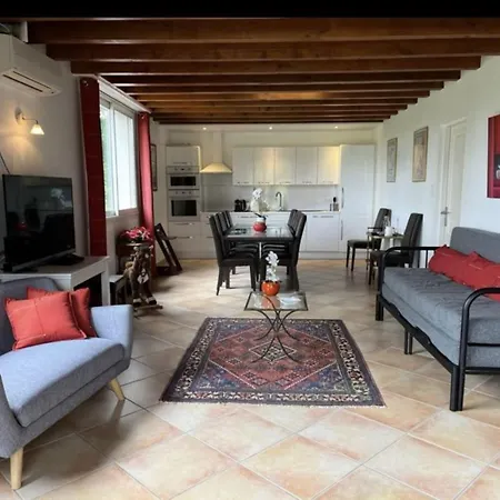 Holiday home Ferme Binel A Ronsac Aigrefeuille
